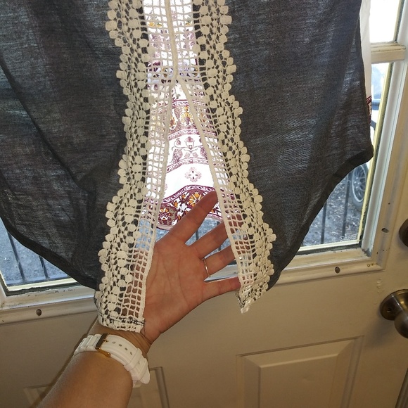 Beautiful blouse/tunic - Picture 3 of 4